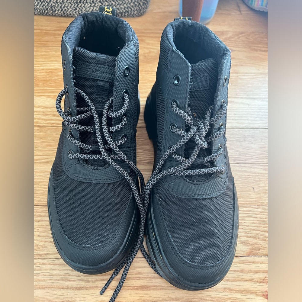 Dr. Martens sneaker boot